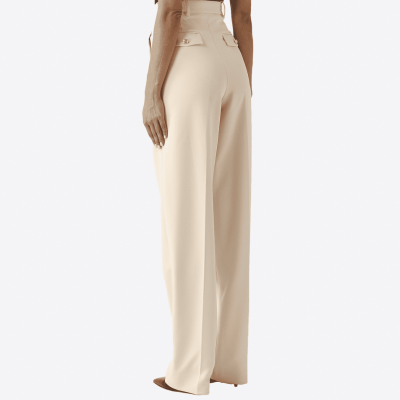 Elisabetta Franchi fluid ecru trousers.