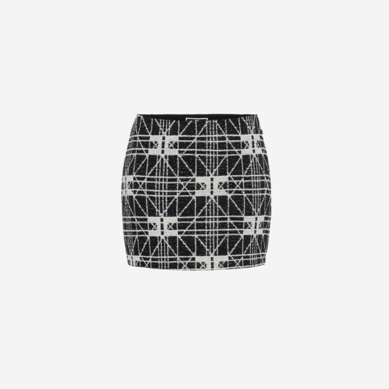 Elisabetta Franchi short skirt with black and white graphic pattern.