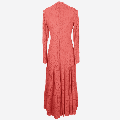 Robe longue Edward Achour dentelle corail et boutons dorés