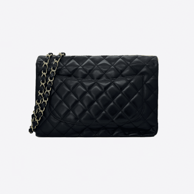 Black vintage Chanel "Jumbo" shoulder bag