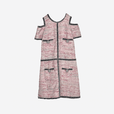 Robe courte Edward Achour en tweed rose et boutons bijoux